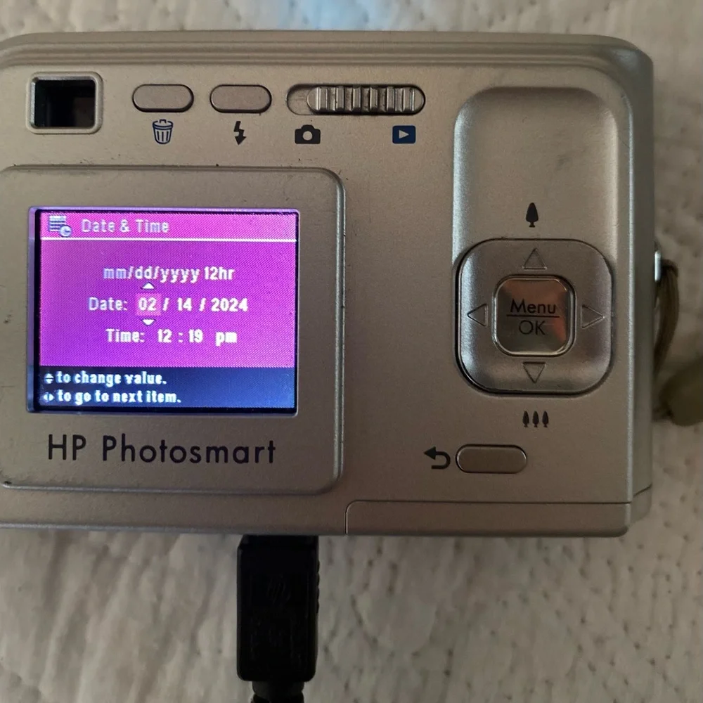 Camera digital HP Photosmart E337 MP optical zoom 5x
